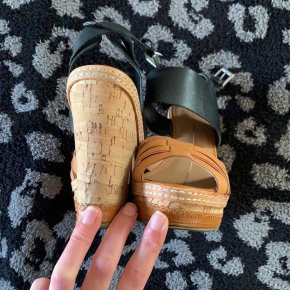 Dolce Vita Wedge Sandal - Picture 3 of 4